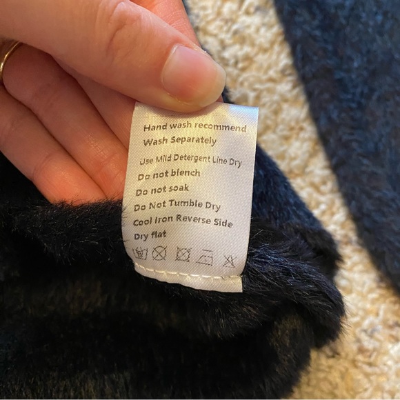 ‼️Pink Lily Eyelash Sweater‼️ - Picture 4 of 4